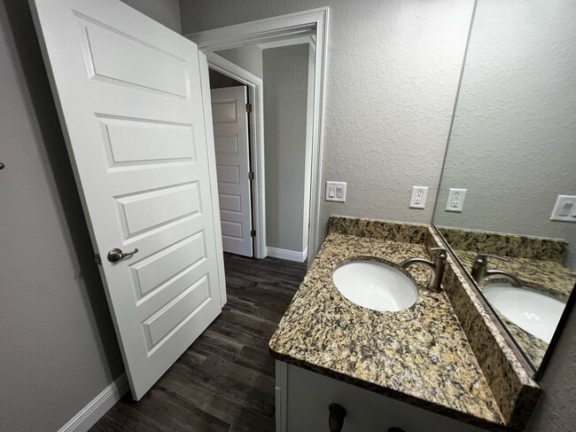 Building Photo - New Construction Custom Home - Desirable SE Ocala Neighborhood 3/2/2 **WON"T LAST**