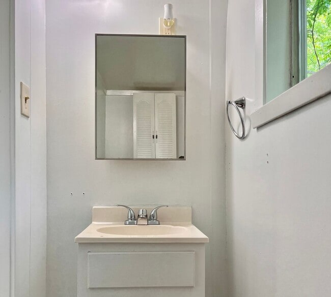 Building Photo - Home for Rent in Hot Springs!