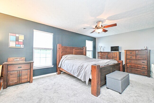 Building Photo - 5469 Fairford Ct