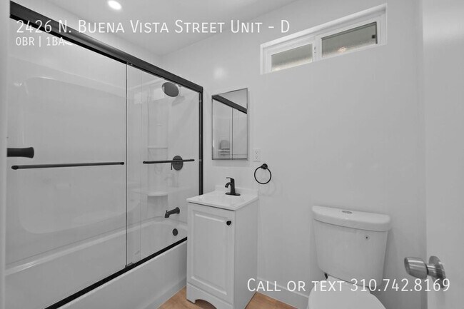 Building Photo - 2426 N Buena Vista St