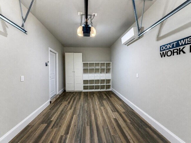 Building Photo - 1017 Greencove Dr