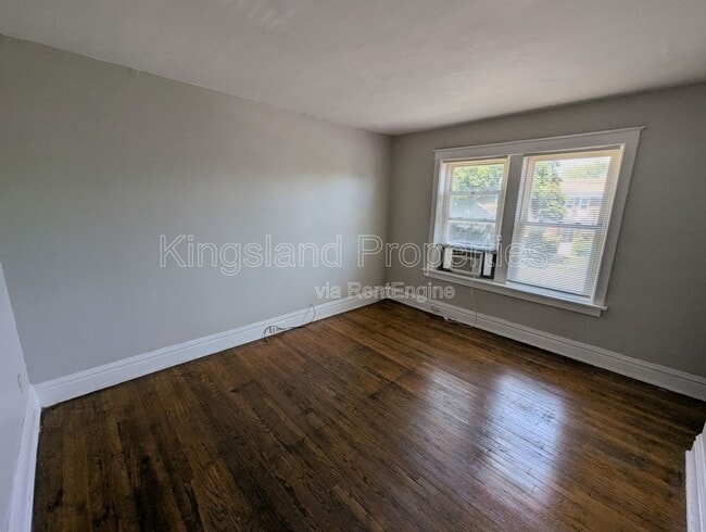 Building Photo - 5028 Chippewa St