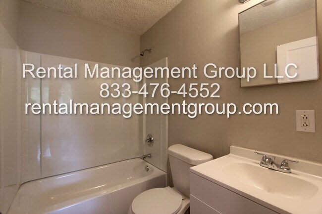 Building Photo - Corner lot with Great Curb Appeal!!