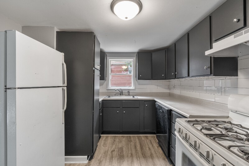 Building Photo - 3209 11th Ave