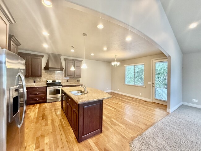 Building Photo - 2028 E 4500 S