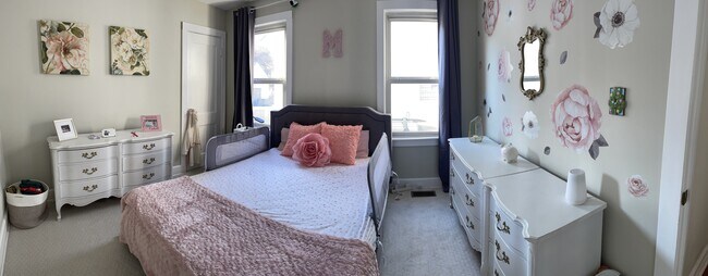 Building Photo - 19 Rose Ave