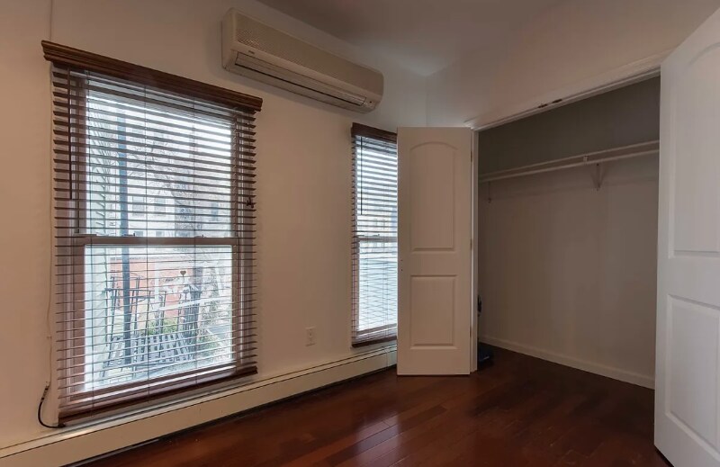 Building Photo - 1036 Lorimer St
