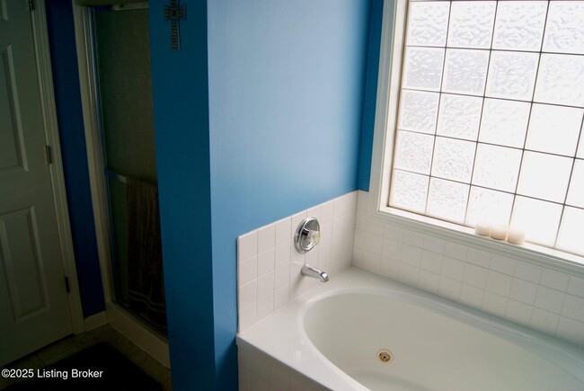 Building Photo - 9216 Newbury Ct