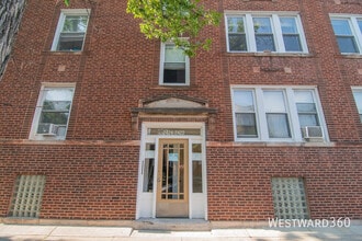 Building Photo - 2422 W Fargo Ave