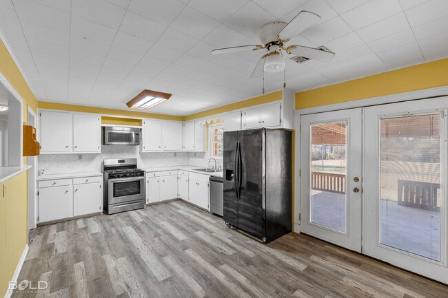 Building Photo - 7062 Winburn Dr