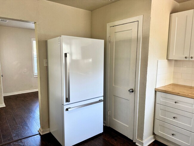 Building Photo - Cute 3 Bed 1 Bath home in Sunnyside Heights