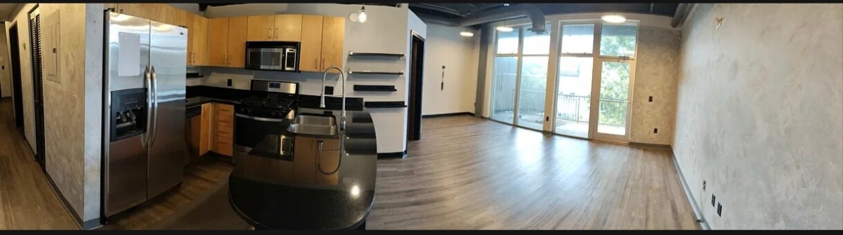 Living room - 5200 Peachtree Rd