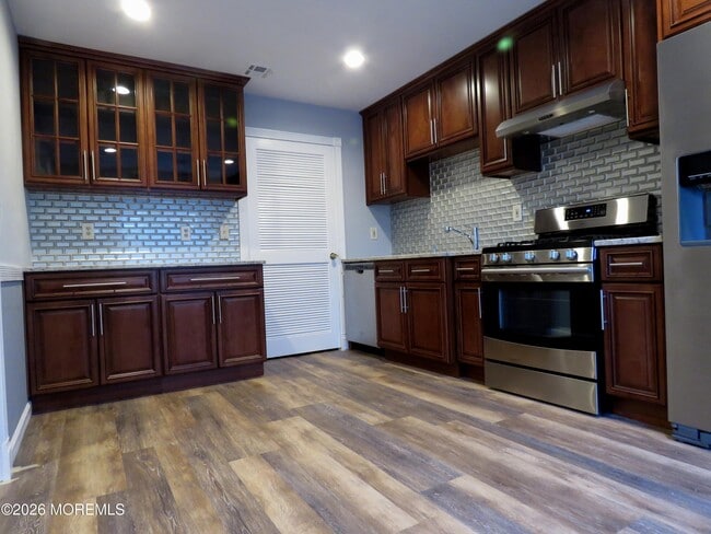Building Photo - 273 Plum Dr