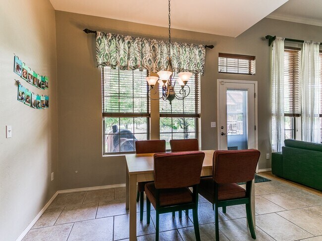 Building Photo - Large 4-Bedroom Home in Edmond Schools