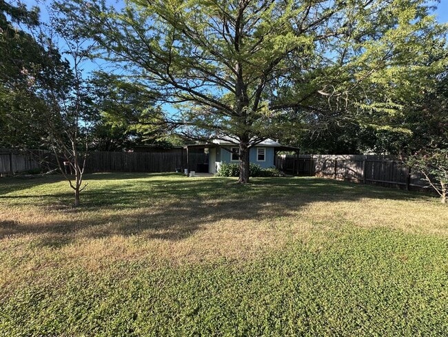 Building Photo - 110 Puna Ln