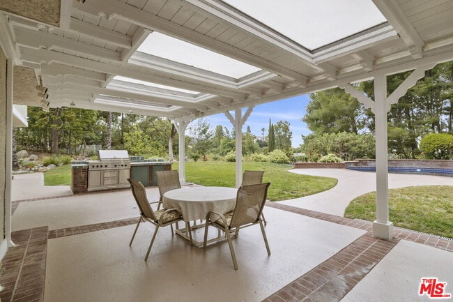 Building Photo - 4055 Nogales Dr