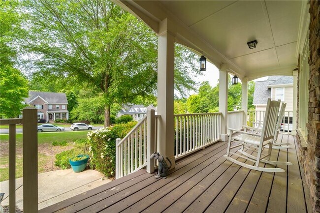 Building Photo - 313 Oak Hill Ln