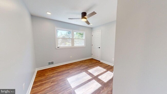 Building Photo - 6602 Greenview Ln