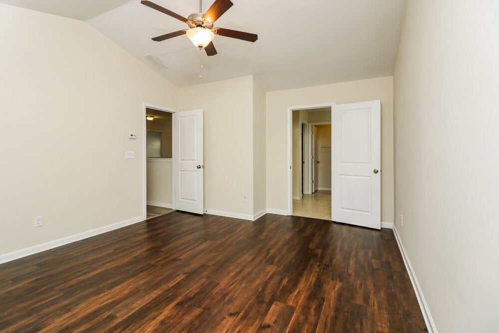 Building Photo - 374 Darbys Run Ct