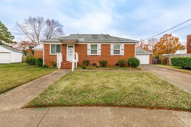 Building Photo - Cozy Brick Ranch in Norfolk