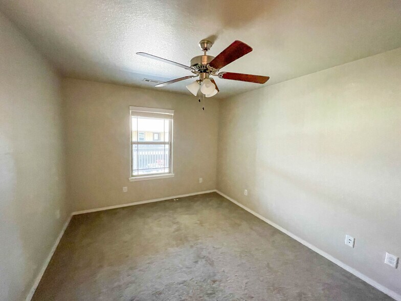Building Photo - 4175 W Santa Maria Ln