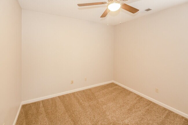 Building Photo - 4490 Shadow Glen Cove