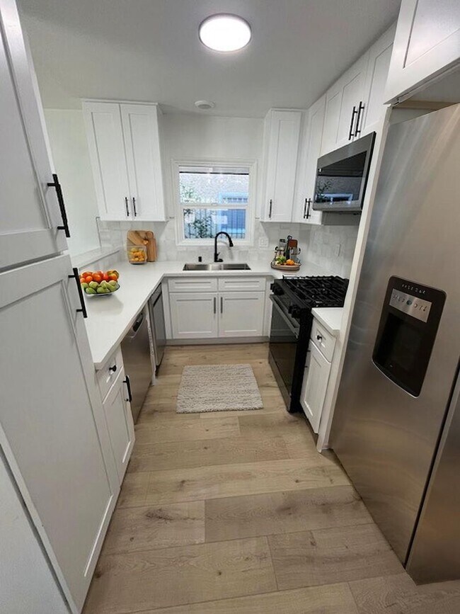 Building Photo - Ball Road Anaheim