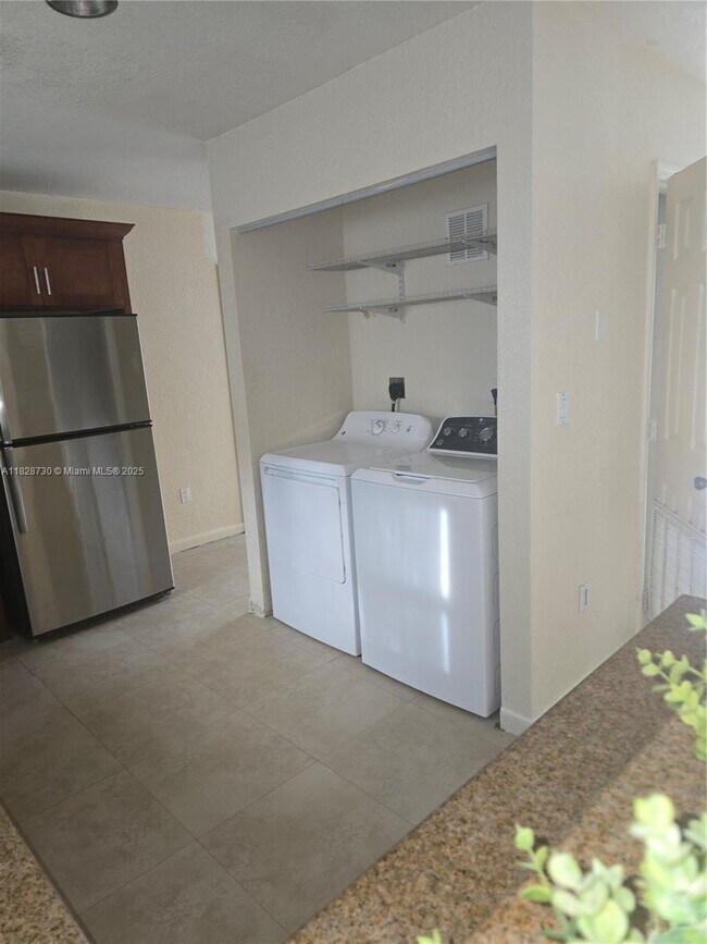 Building Photo - 97 NE 59th Terrace