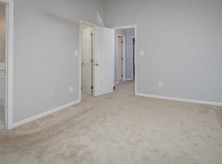 Building Photo - 1215 Heritage Commons Ct