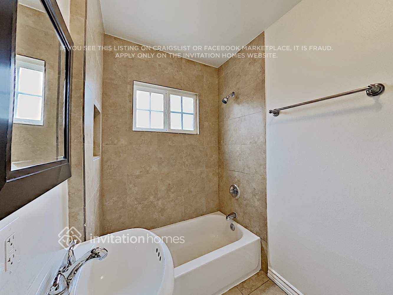 Building Photo - 8005 Quartz Ave