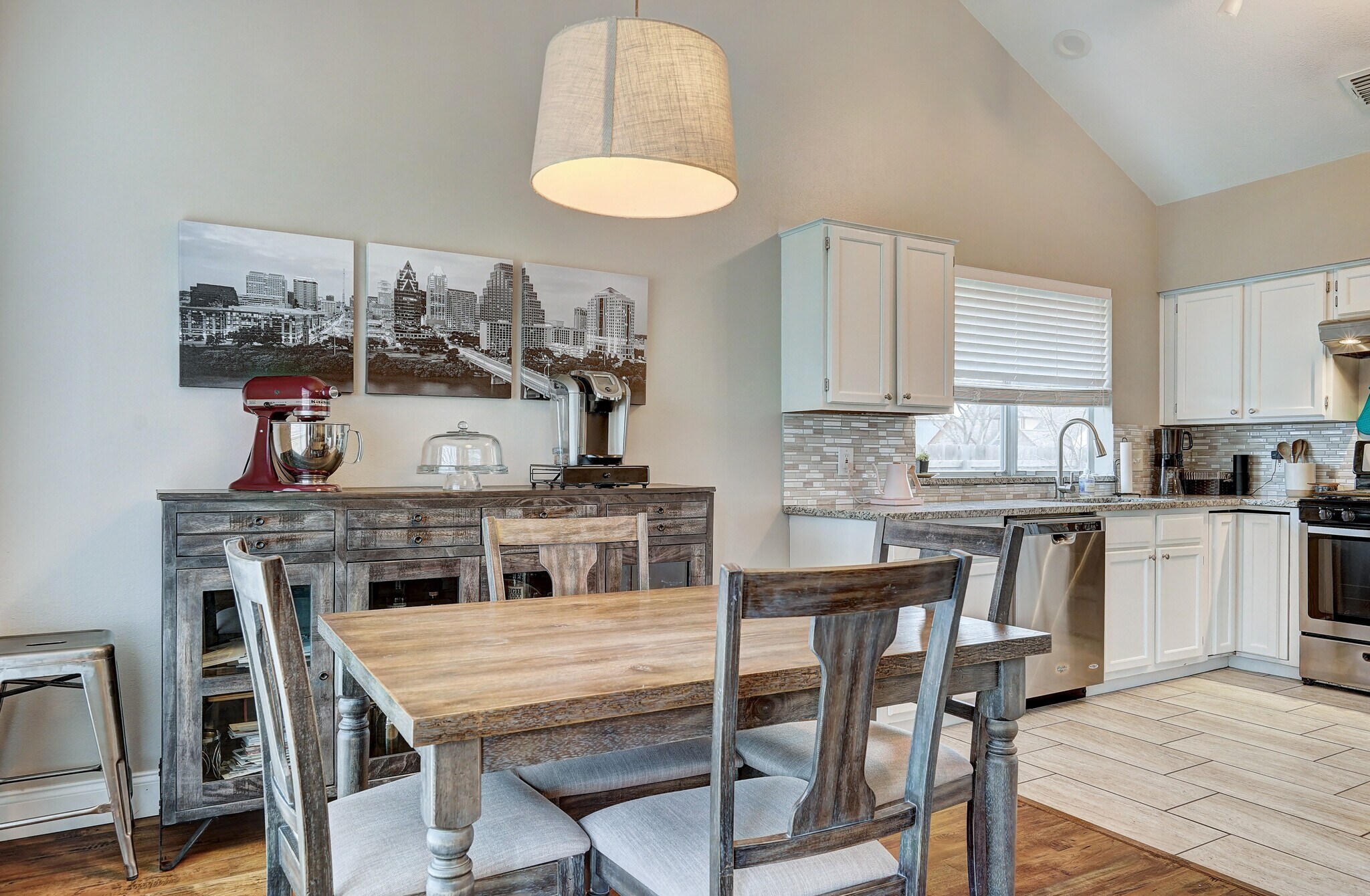Building Photo - 1307 Rambling Cv