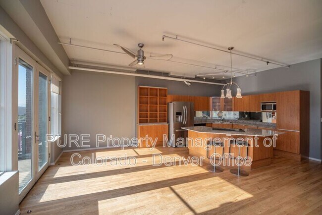 Building Photo - 1499 Blake St