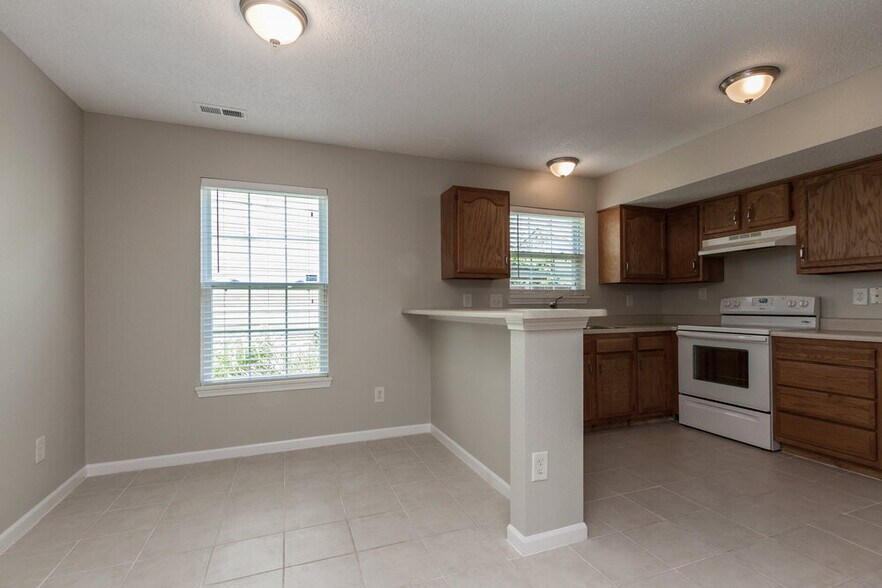 Building Photo - 5963 Liverpool Ln