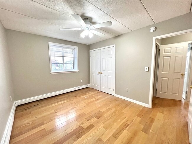 Building Photo - 4 Hawes St