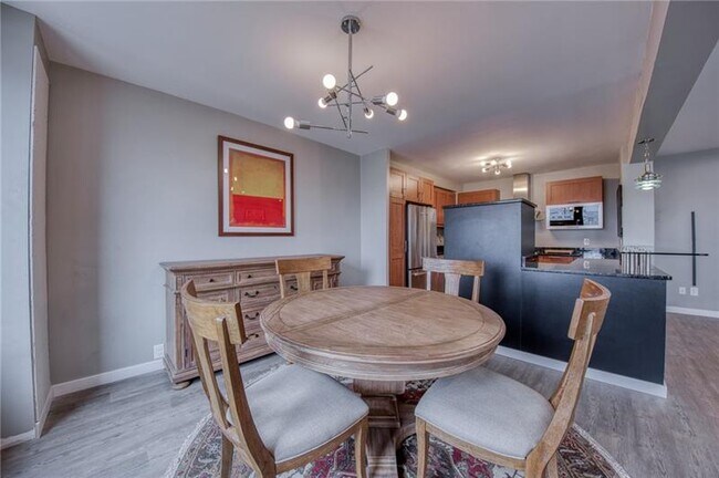 Building Photo - 320 Fort Duquesne Blvd