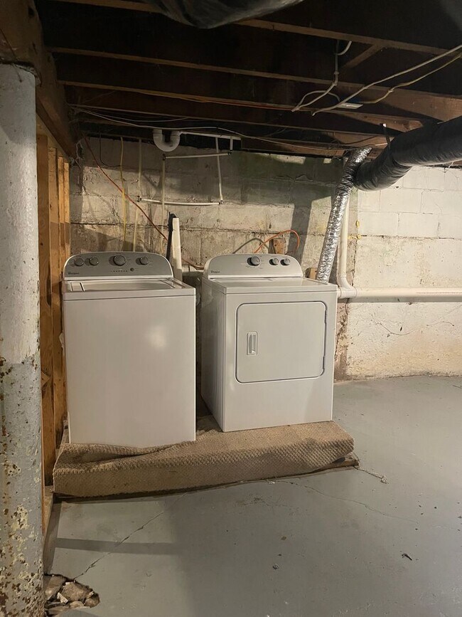 Building Photo - $200 off first months rent- Ball State Uni...