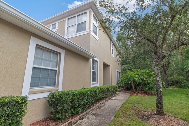 Building Photo - West Meadows 3 Bedroom Townhome Awaits!