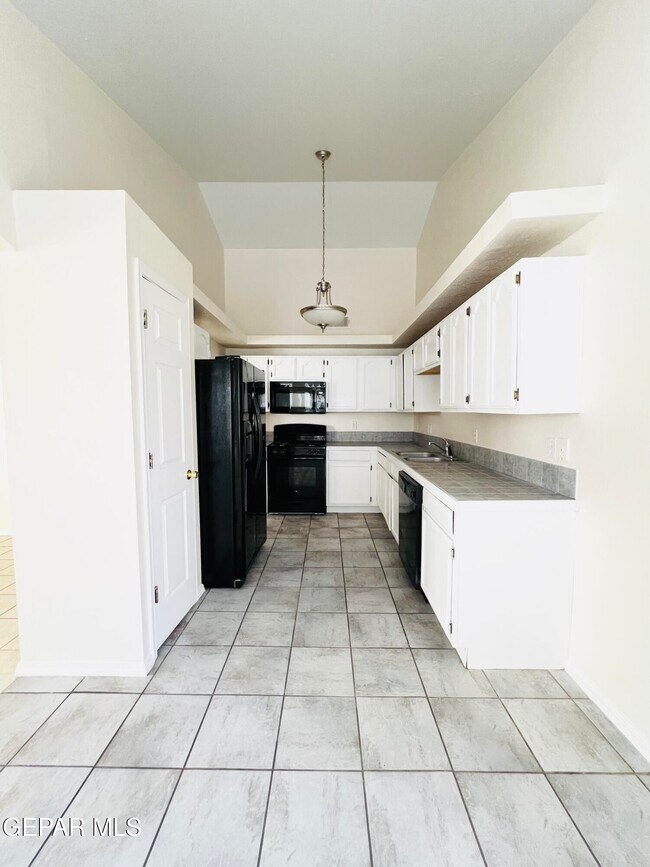 Building Photo - 12369 Tierra Apache Rd