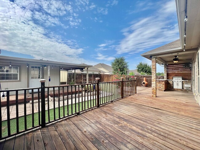 Building Photo - Gorgeous and spacious 4 bed 3.5 bath in Ka...