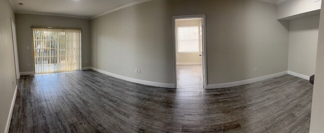 Building Photo - Up to 2 Months Free! Spacious 2/2 Corner Lake View Unit in Coral Springs!