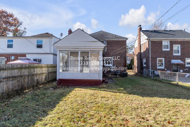 Building Photo - 18010 Sorrento Ave