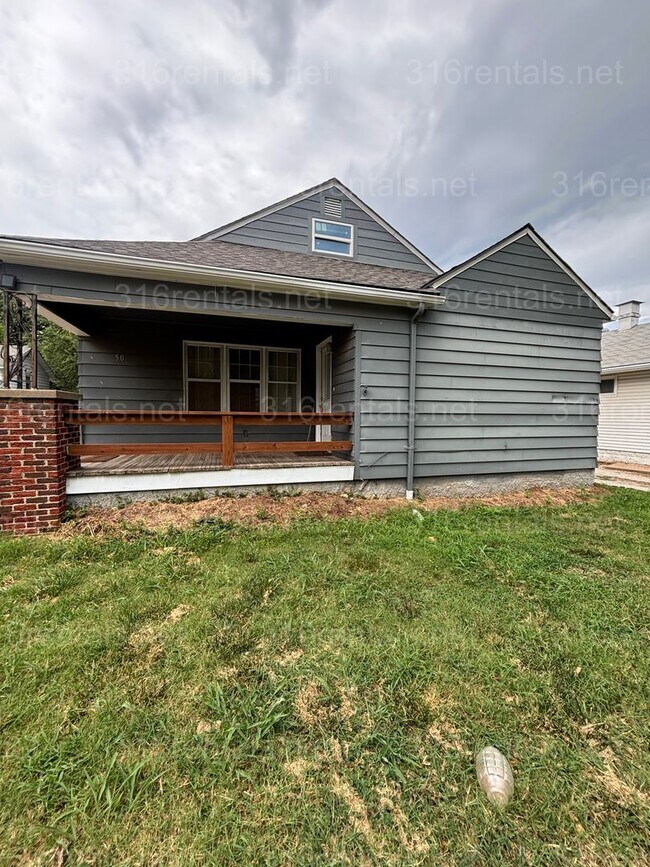 Building Photo - 503 N Summit St