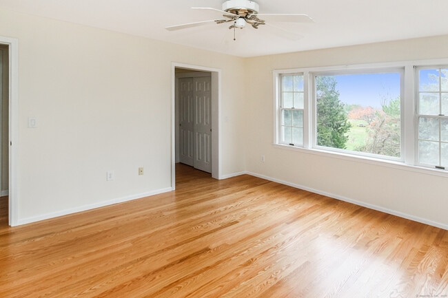 Building Photo - 107 Benson Pl