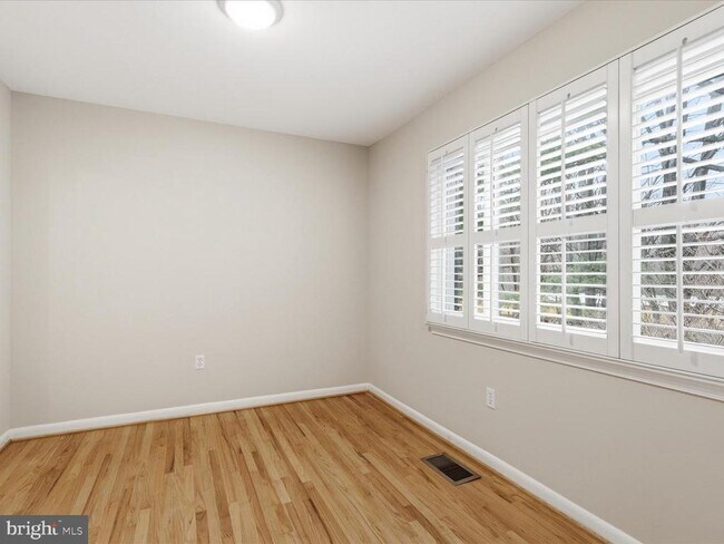 Building Photo - 1426 Yellowwood Ct