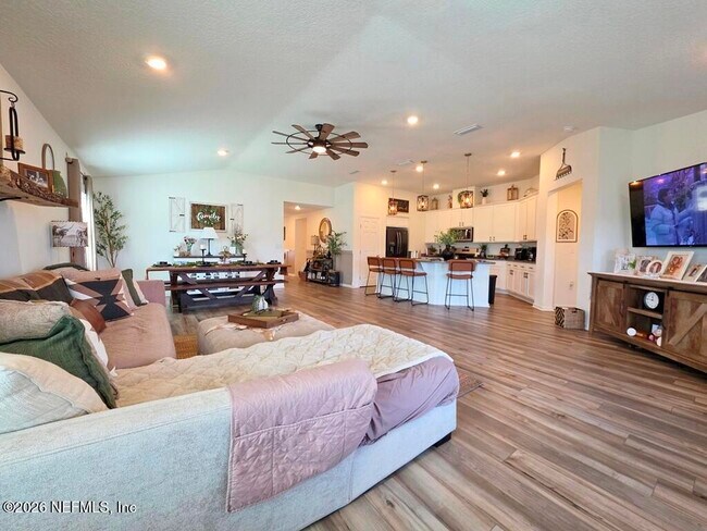 Building Photo - 11189 Buckner Ln