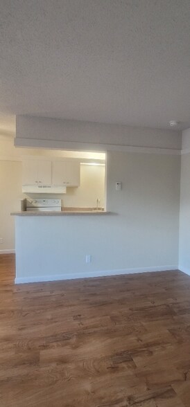 Building Photo - 1330 Byron Dr