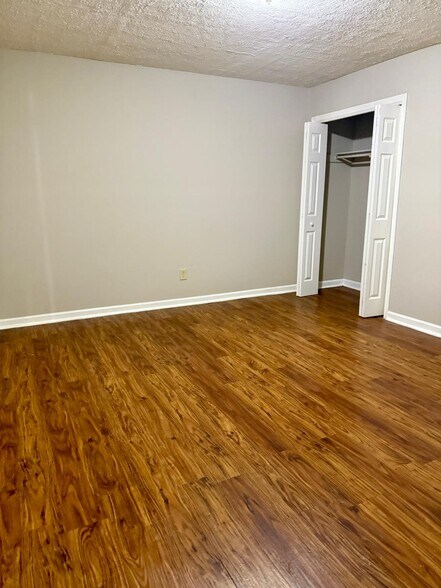 Building Photo - 799 Joseph Club Dr SW
