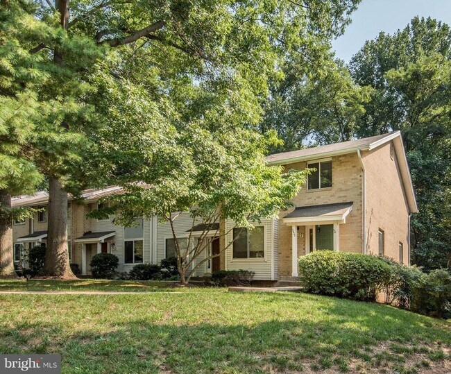 Building Photo - 7827 Archbold Terrace