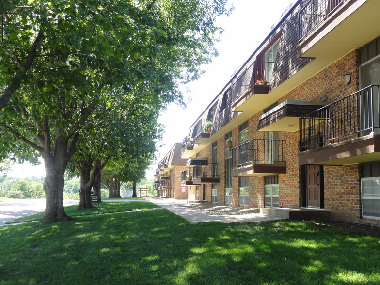 Primary Photo - Plaza West Apartments