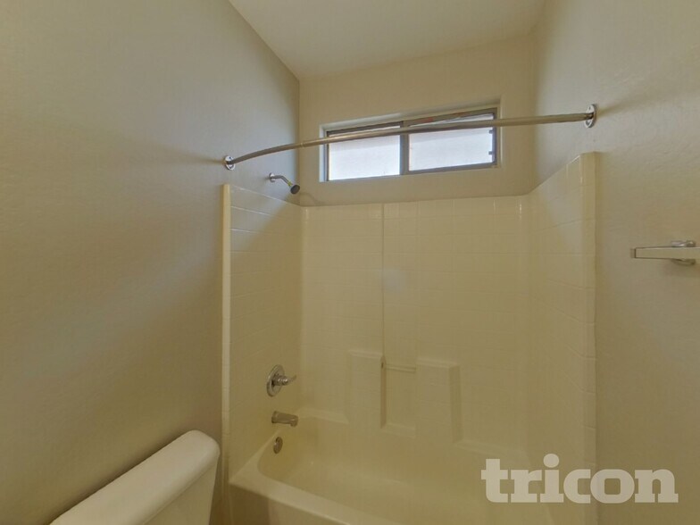 Building Photo - 6624 S 45th Glen